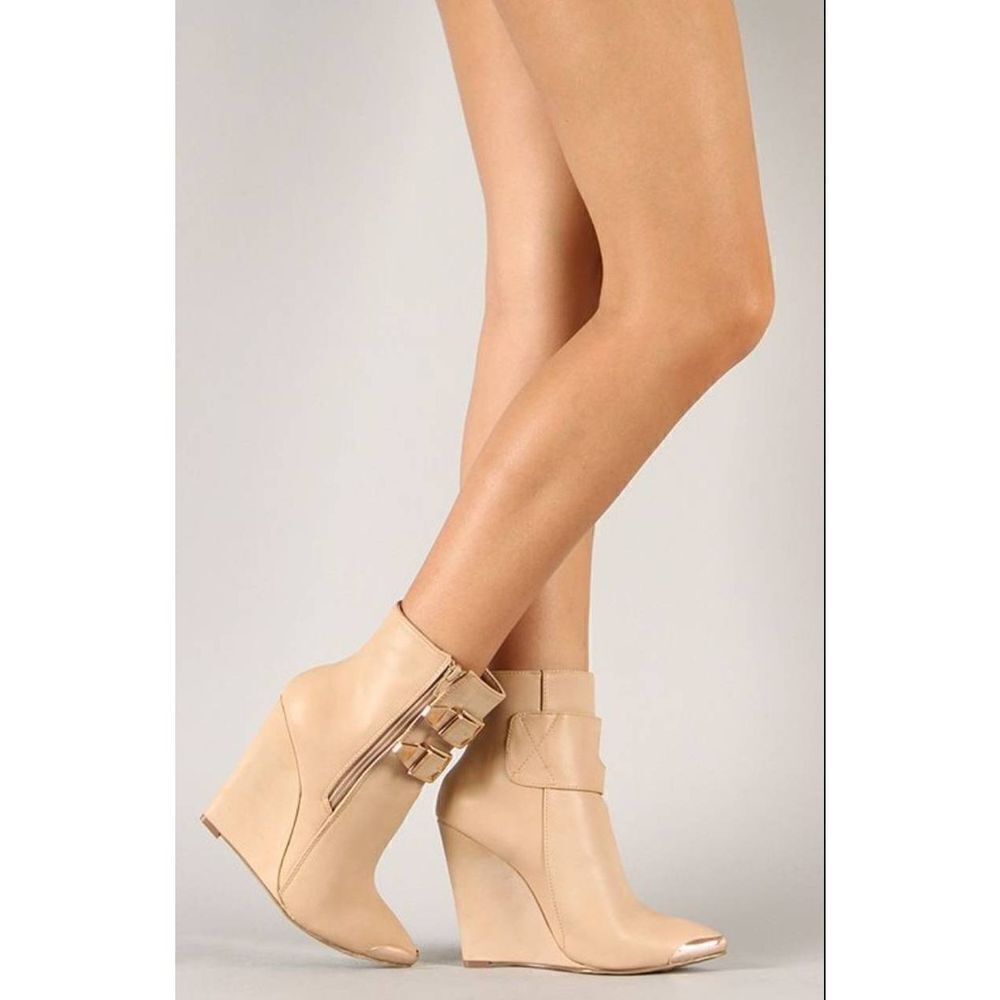 WildβRoseβPaulinaΒ WedgeβBootie